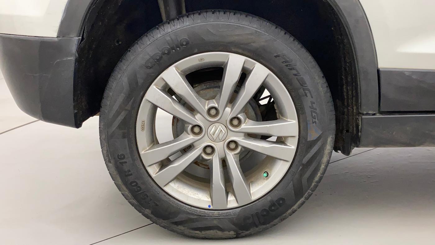2016 Maruti Vitara Brezza ZDI PLUS, Diesel, Manual, 70,073 km, Right Rear Wheel