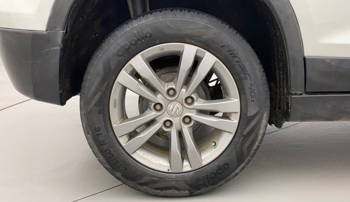 2016 Maruti Vitara Brezza ZDI PLUS, Diesel, Manual, 70,073 km, Right Rear Wheel