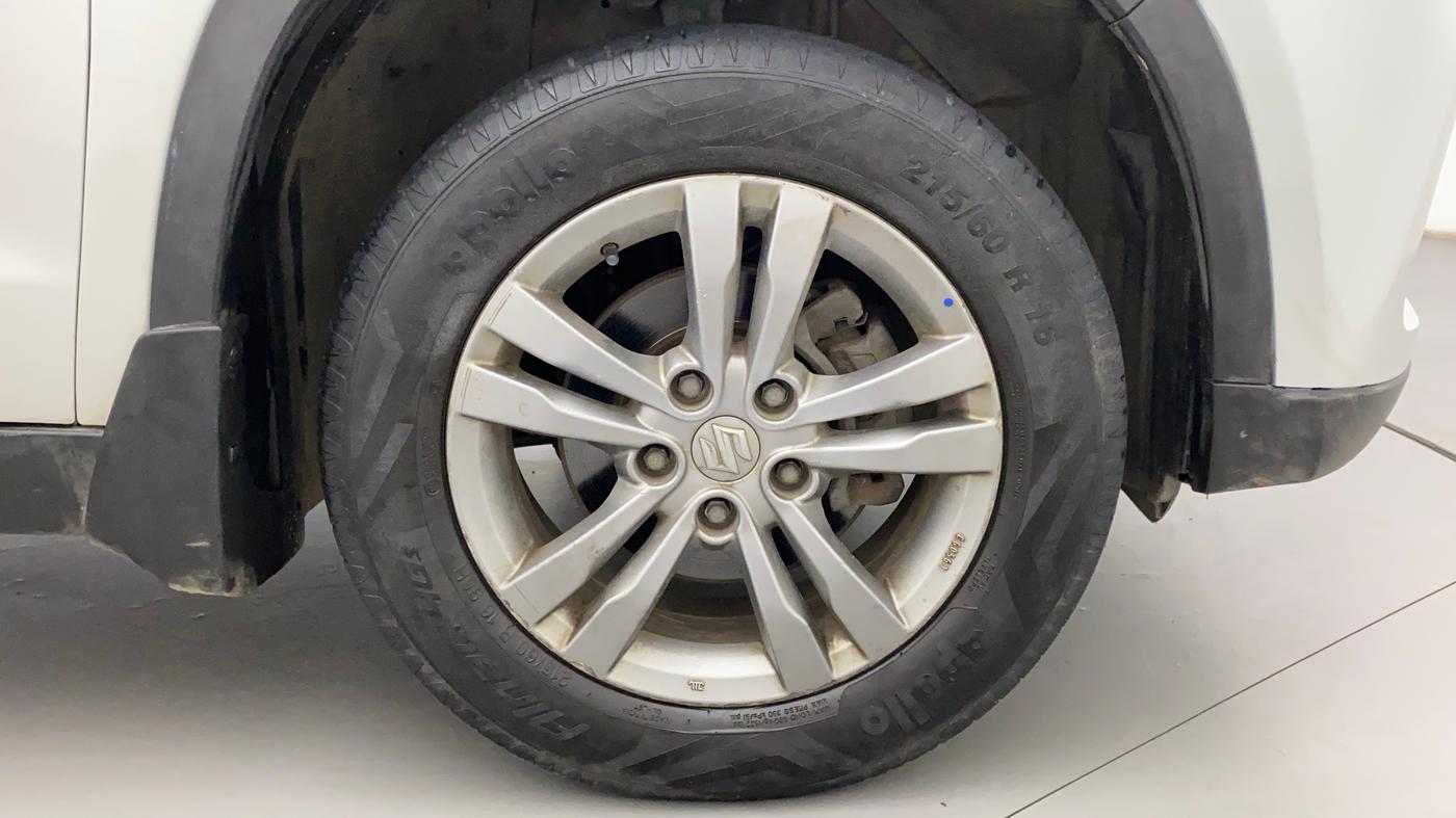 2016 Maruti Vitara Brezza ZDI PLUS, Diesel, Manual, 70,073 km, Right Front Wheel