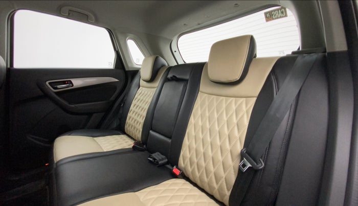 2016 Maruti Vitara Brezza ZDI PLUS, Diesel, Manual, 70,073 km, Right Side Rear Door Cabin