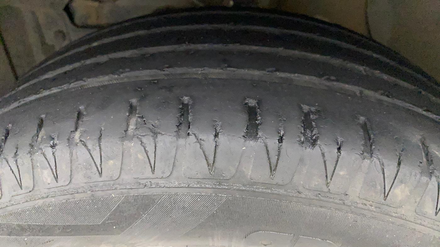 2016 Maruti Vitara Brezza ZDI PLUS, Diesel, Manual, 70,073 km, Left Front Tyre Tread