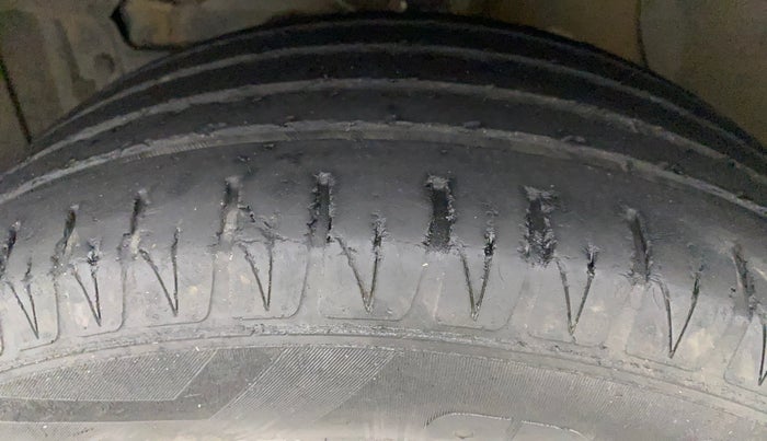 2016 Maruti Vitara Brezza ZDI PLUS, Diesel, Manual, 70,073 km, Left Front Tyre Tread