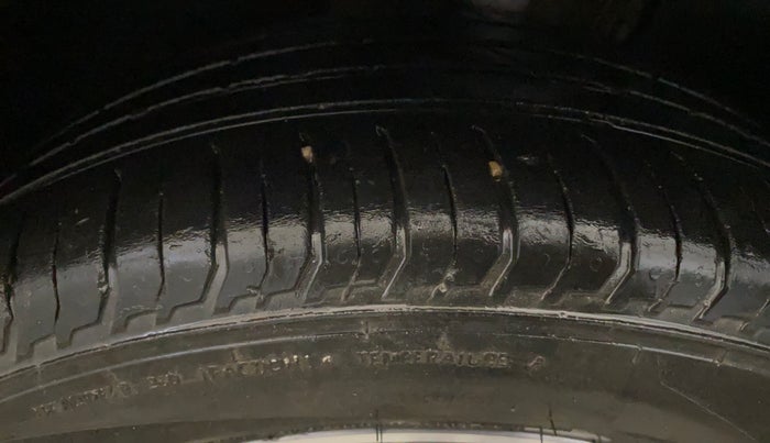 2022 Skoda SLAVIA STYLE 1.0L TSI MT, Petrol, Manual, 58,076 km, Left Front Tyre Tread
