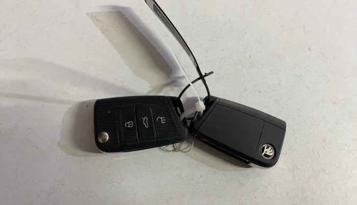 2022 Skoda SLAVIA STYLE 1.0L TSI MT, Petrol, Manual, 58,076 km, Key Close Up