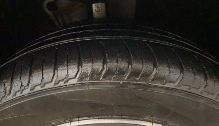 2022 Skoda SLAVIA STYLE 1.0L TSI MT, Petrol, Manual, 58,076 km, Right Front Tyre Tread