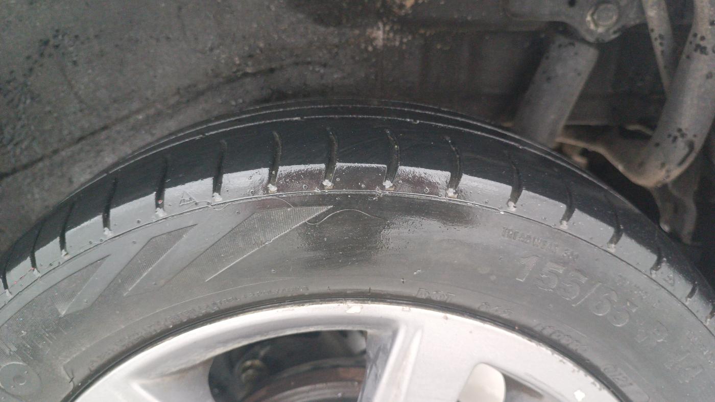 2015 Maruti Wagon R 1.0 VXI, Petrol, Manual, 1,31,002 km, Left Rear Tyre Tread