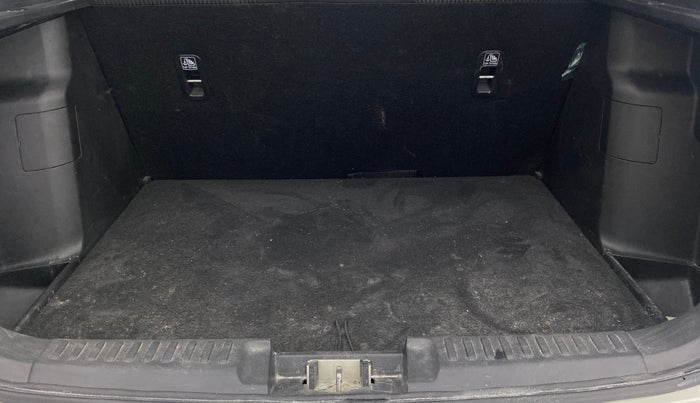 2022 Maruti Vitara Brezza VXI AT SHVS, Petrol, Automatic, 28,419 km, Boot Inside