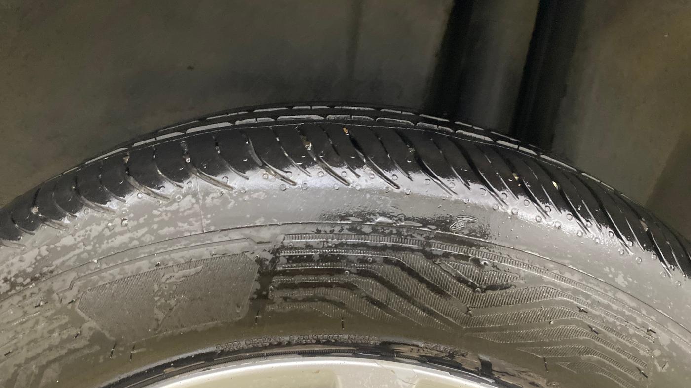 2017 Maruti Ciaz DELTA 1.4 MT PETROL, Petrol, Manual, 73,958 km, Left Rear Tyre Tread