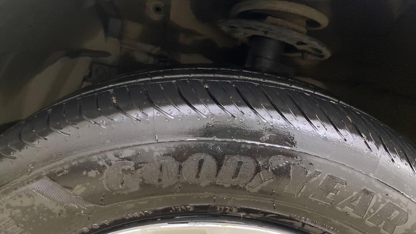 2017 Maruti Ciaz DELTA 1.4 MT PETROL, Petrol, Manual, 73,958 km, Left Front Tyre Tread