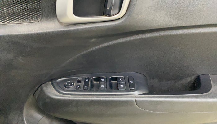 2019 Hyundai VENUE SX PLUS 1.0 TURBO DCT, Petrol, Automatic, 43,723 km, Driver Side Door Panels Control