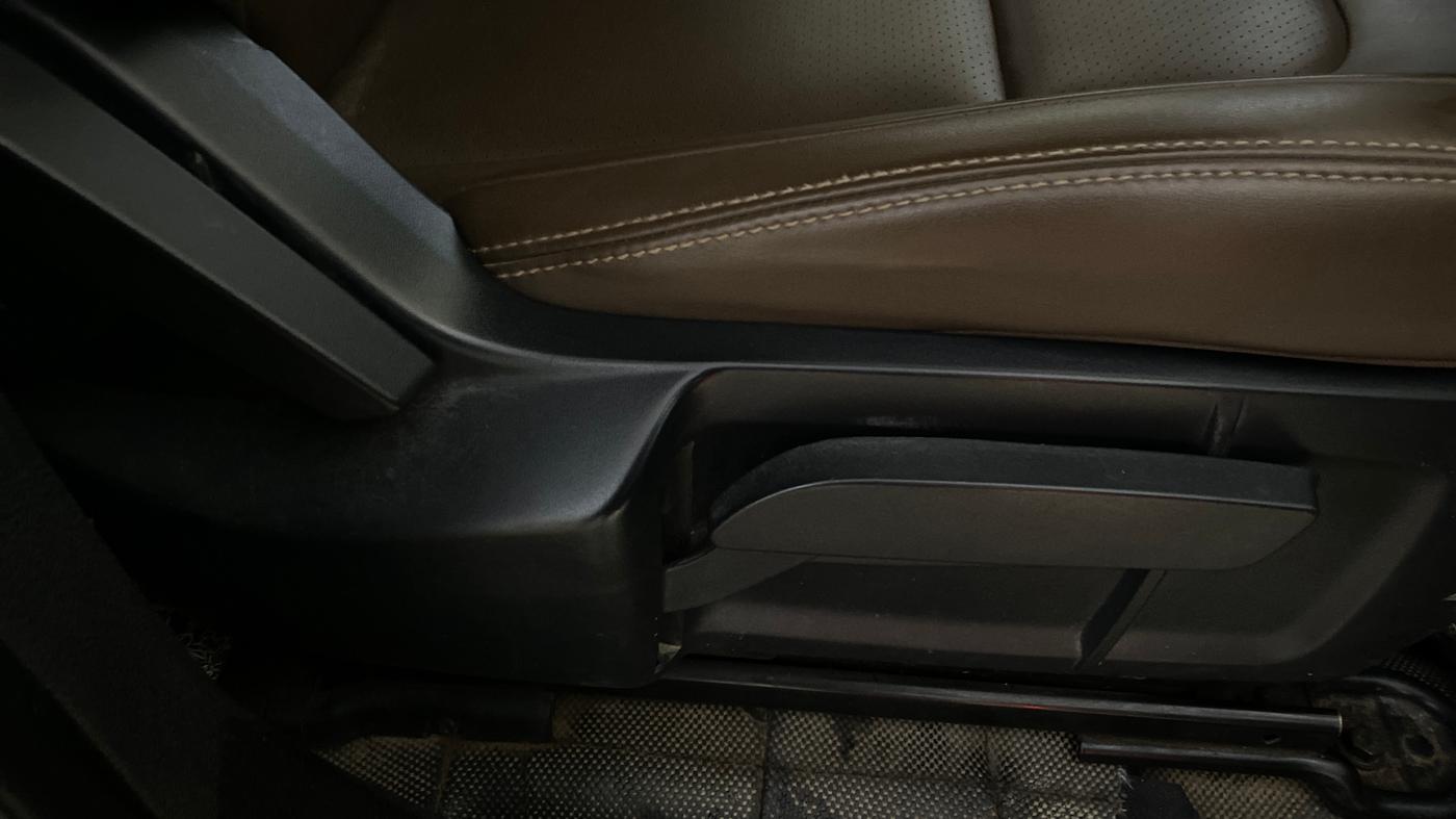 2019 Tata Harrier XZ 2.0L, Diesel, Manual, 72,373 km, Driver Side Adjustment Panel