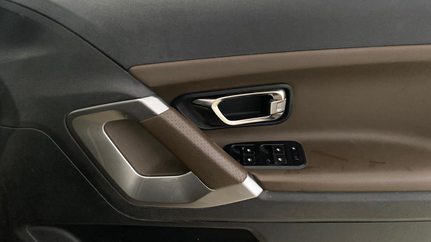 2019 Tata Harrier XZ 2.0L, Diesel, Manual, 72,373 km, Driver Side Door Panels Control
