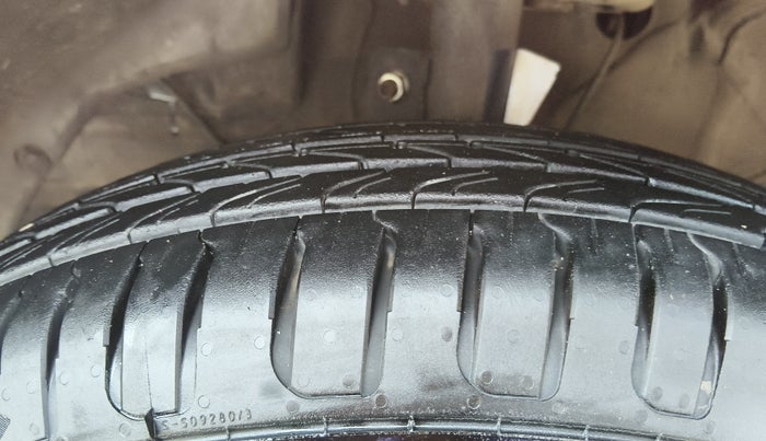 2018 Maruti Swift VXI, Petrol, Manual, 39,076 km, Left Front Tyre Tread