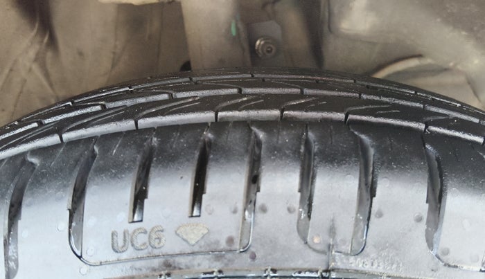 2018 Maruti Swift VXI, Petrol, Manual, 39,076 km, Right Front Tyre Tread