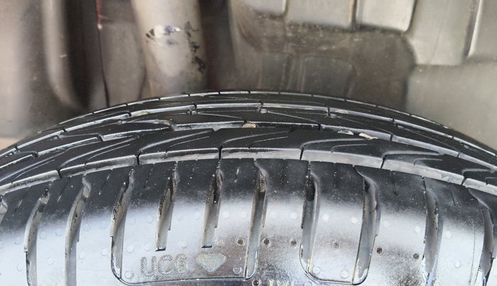 2018 Maruti Swift VXI, Petrol, Manual, 39,076 km, Right Rear Tyre Tread
