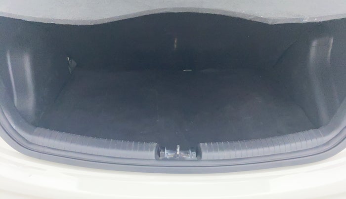 2017 Hyundai Grand i10 Sportz(O) 1.2 MT, Petrol, Manual, 1,00,951 km, Boot Inside View