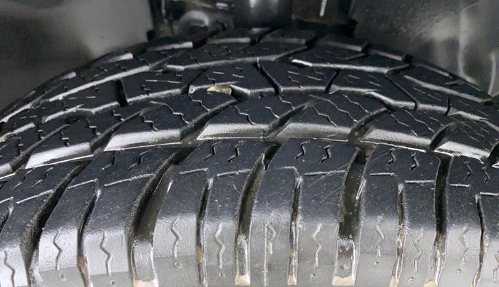 2021 Tata Safari XE 2.0 KRYOTEC, Diesel, Manual, 18,390 km, Right Front Tyre Tread