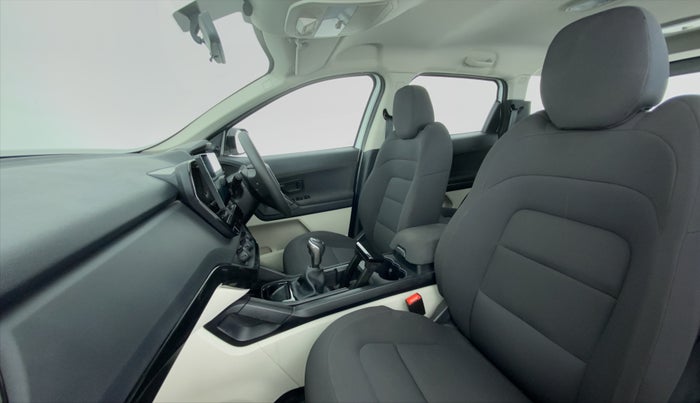2021 Tata Safari XE 2.0 KRYOTEC, Diesel, Manual, 18,390 km, Right Side Front Door Cabin