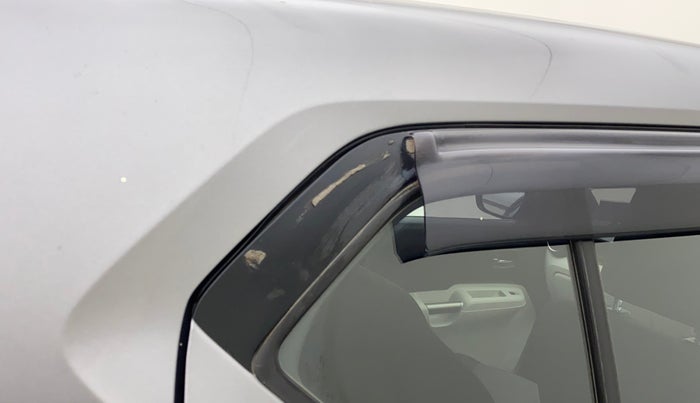 2018 Maruti IGNIS DELTA 1.2 AMT, Petrol, Automatic, 49,158 km, Right rear door - Door visor damaged