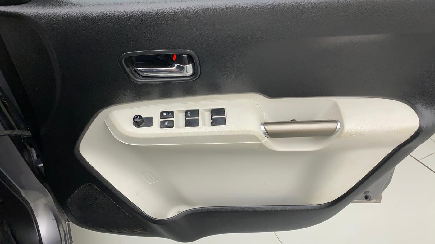 2018 Maruti IGNIS DELTA 1.2 AMT, Petrol, Automatic, 49,158 km, Driver Side Door Panels Control
