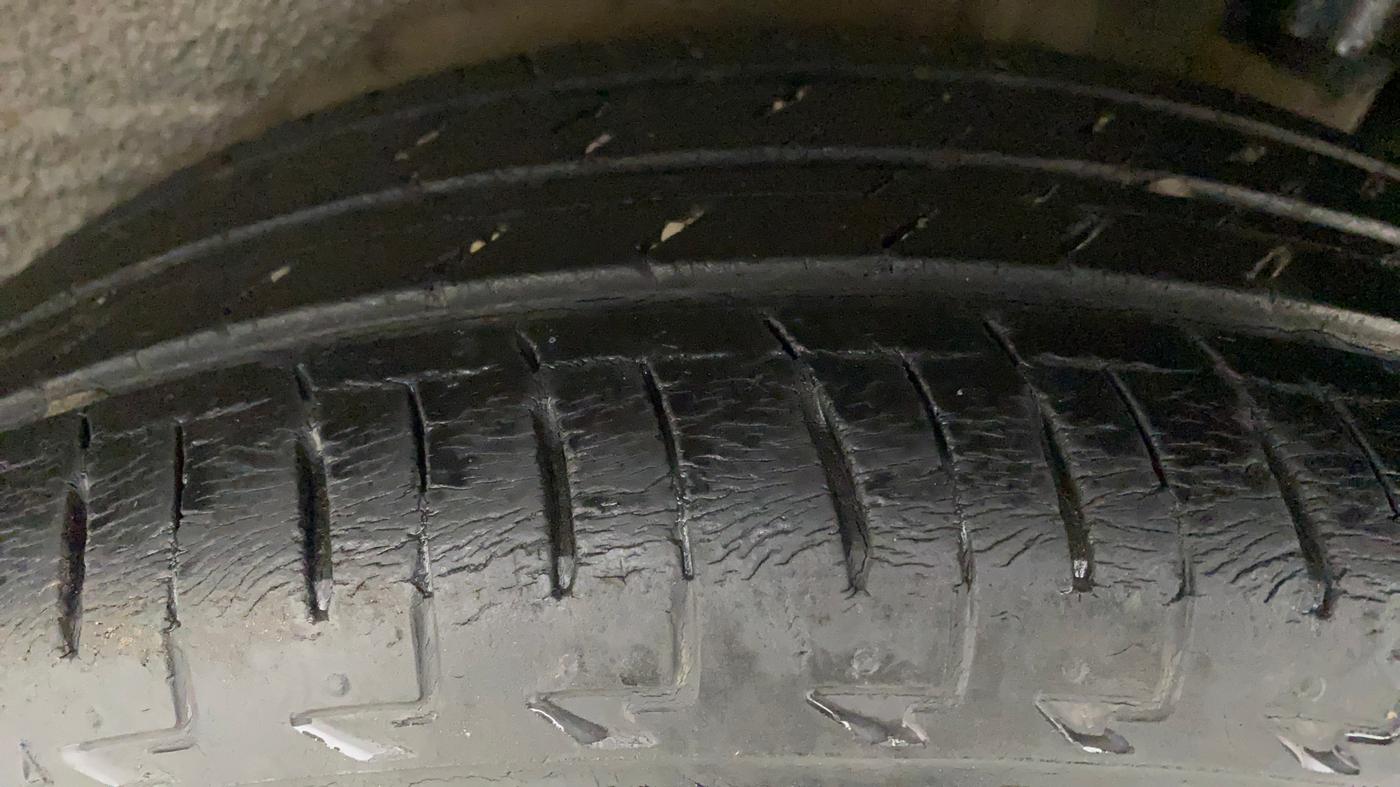 2018 Maruti IGNIS DELTA 1.2 AMT, Petrol, Automatic, 49,158 km, Left Rear Tyre Tread