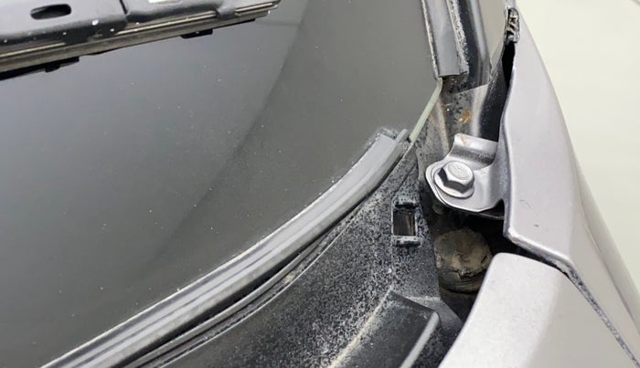 2018 Maruti IGNIS DELTA 1.2 AMT, Petrol, Automatic, 49,158 km, Bonnet (hood) - Cowl vent panel has minor damage