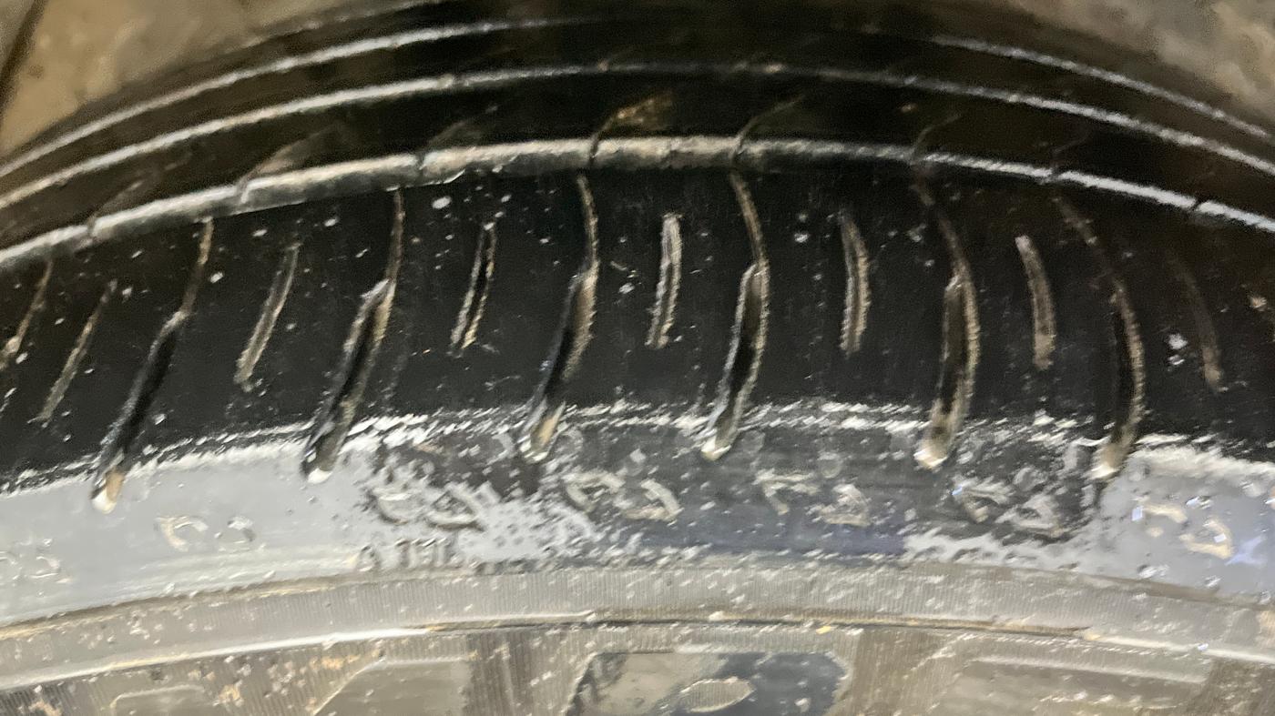 2021 MG HECTOR PLUS SHARP 1.5 PETROL TURBO DCT 6-STR, Petrol, Automatic, 88,872 km, Right Front Tyre Tread