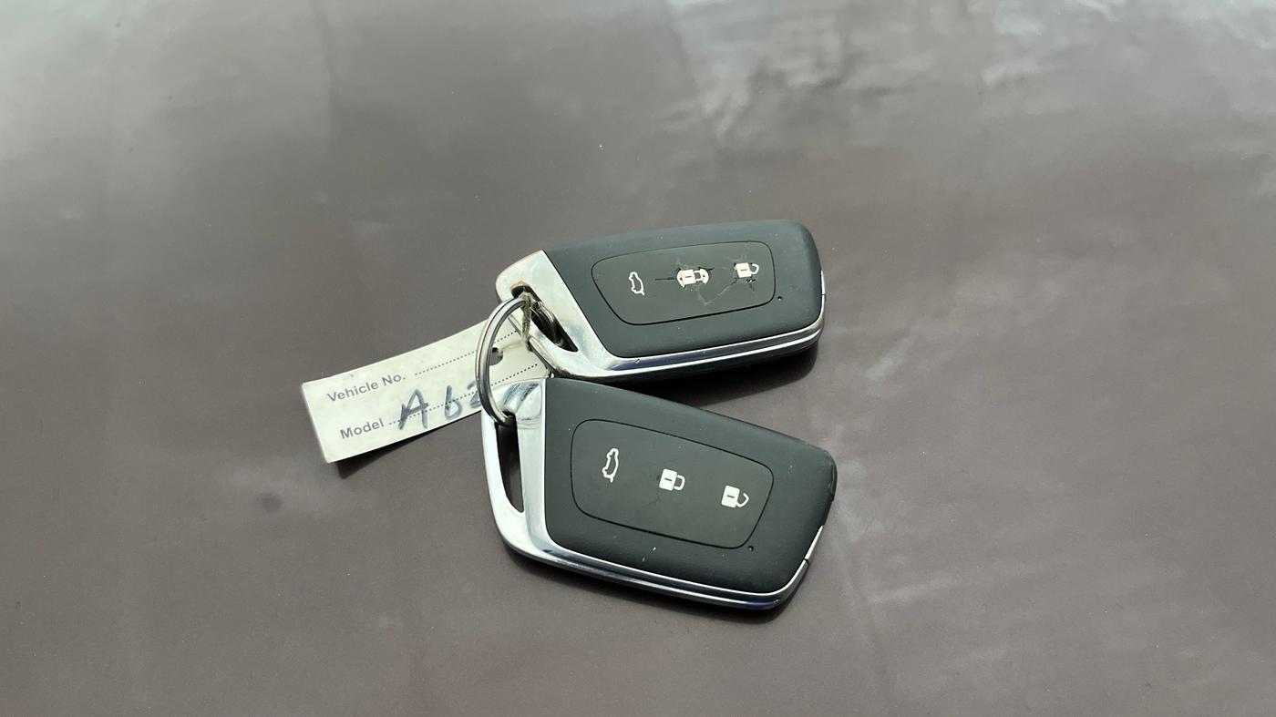 2021 MG HECTOR PLUS SHARP 1.5 PETROL TURBO DCT 6-STR, Petrol, Automatic, 88,872 km, Key Close Up