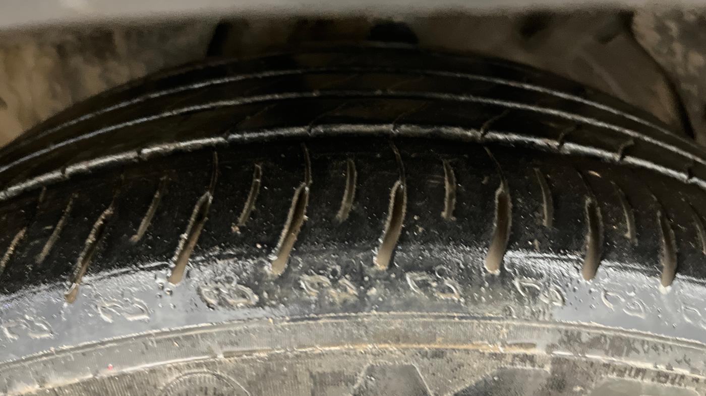 2021 MG HECTOR PLUS SHARP 1.5 PETROL TURBO DCT 6-STR, Petrol, Automatic, 88,872 km, Left Front Tyre Tread