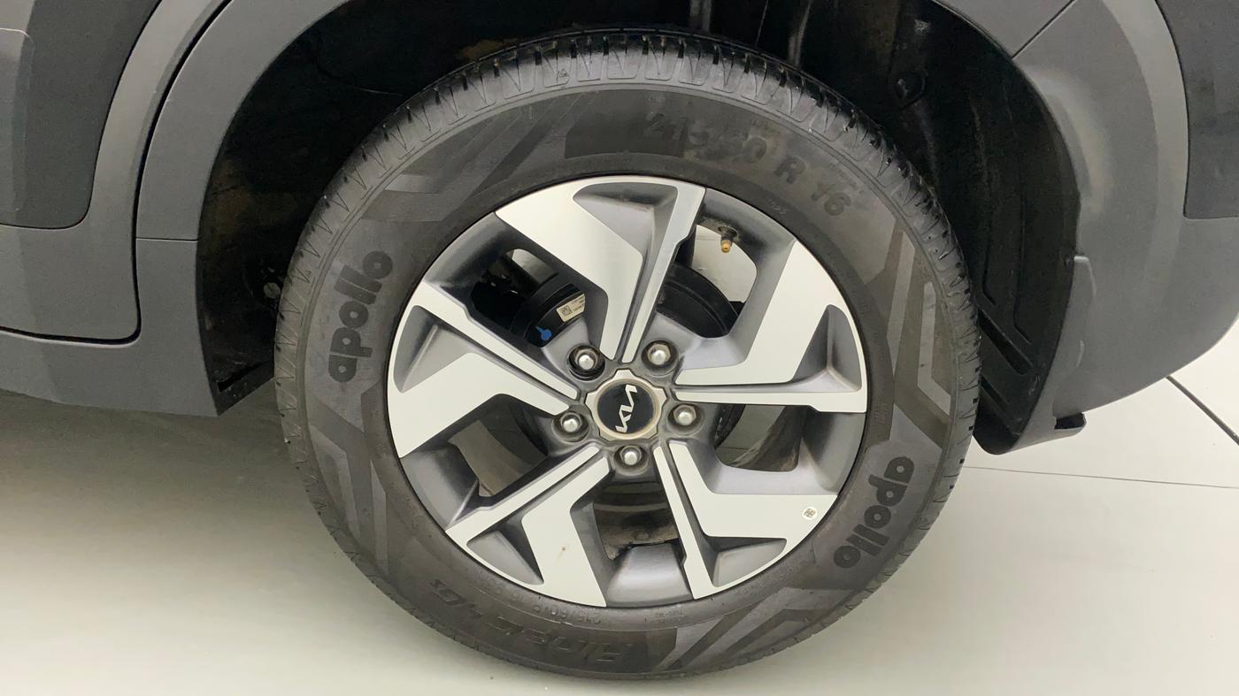 2022 KIA SONET HTX 1.0 IMT, CNG, Manual, 30,117 km, Right Rear Wheel