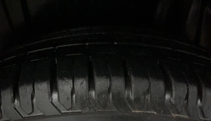 2021 Maruti XL6 ZETA AT, Petrol, Automatic, 60,970 km, Left Rear Tyre Tread