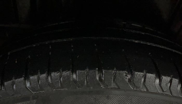 2021 Maruti XL6 ZETA AT, Petrol, Automatic, 60,970 km, Right Rear Tyre Tread