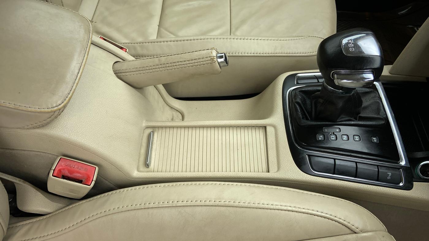 2012 Skoda Superb ELEGANCE 1.8 TSI AT, Petrol, Automatic, 49,890 km, Gear Lever