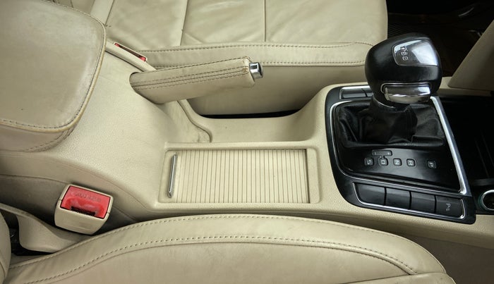 2012 Skoda Superb ELEGANCE 1.8 TSI AT, Petrol, Automatic, 49,890 km, Gear Lever