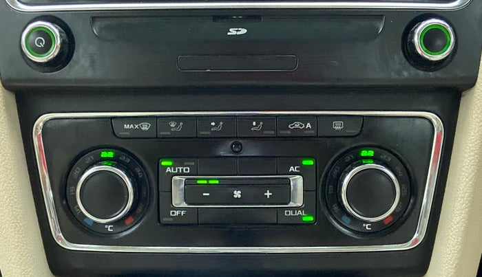 2012 Skoda Superb ELEGANCE 1.8 TSI AT, Petrol, Automatic, 49,890 km, Automatic Climate Control