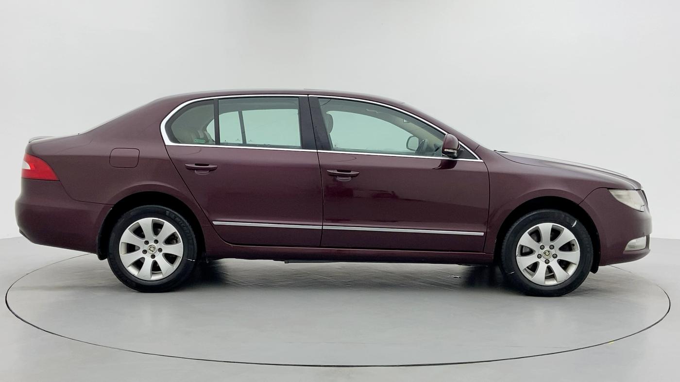 2012 Skoda Superb ELEGANCE 1.8 TSI AT, Petrol, Automatic, 49,890 km, Right Side View