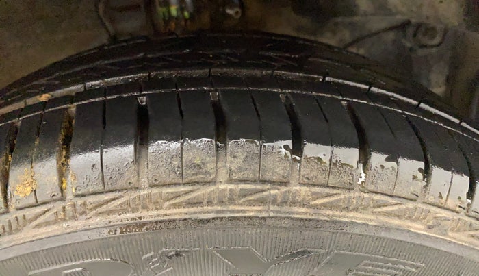 2013 Honda Brio VX MT, Petrol, Manual, 43,336 km, Right Front Tyre Tread