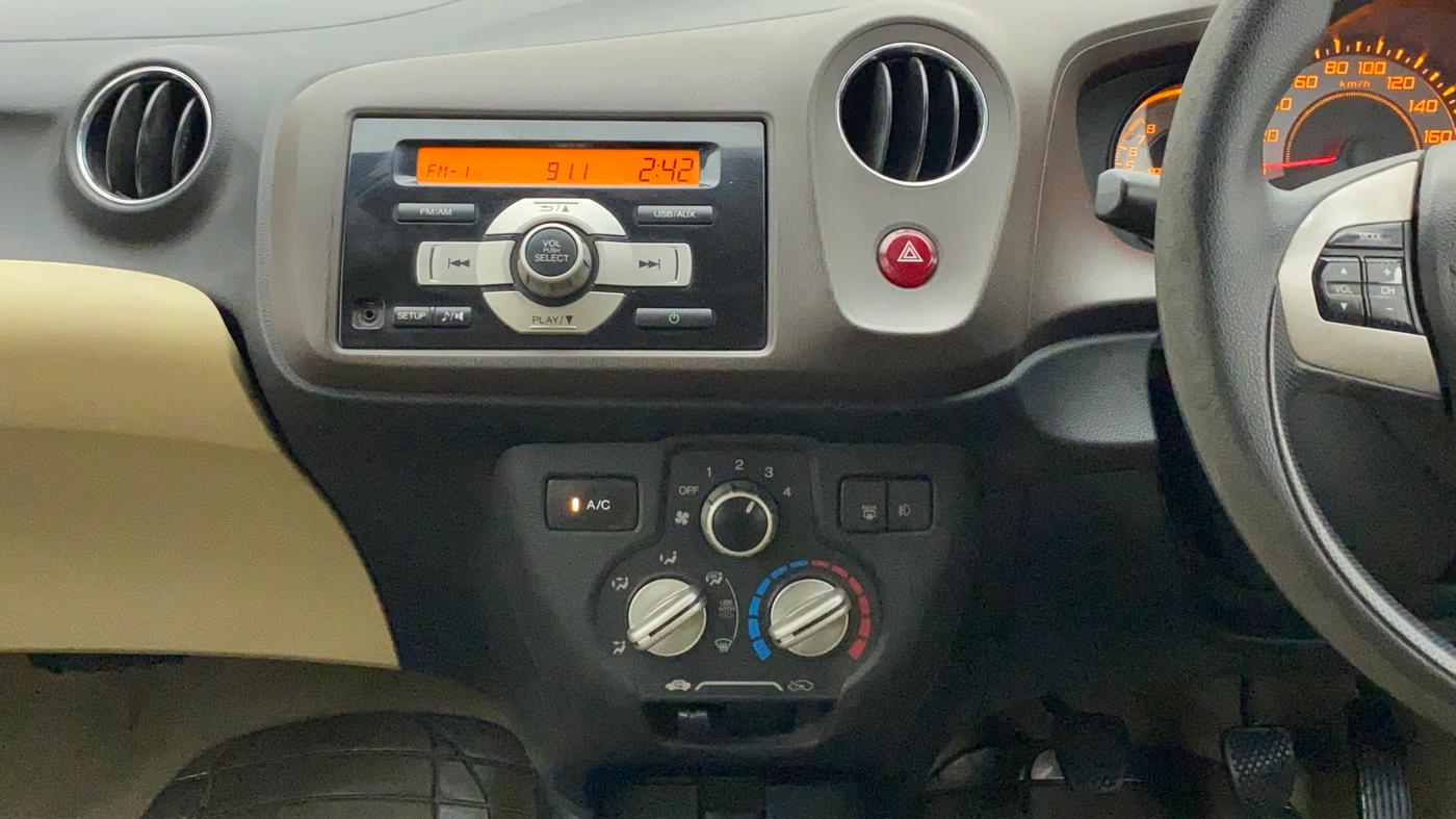2013 Honda Brio VX MT, Petrol, Manual, 43,336 km, Air Conditioner