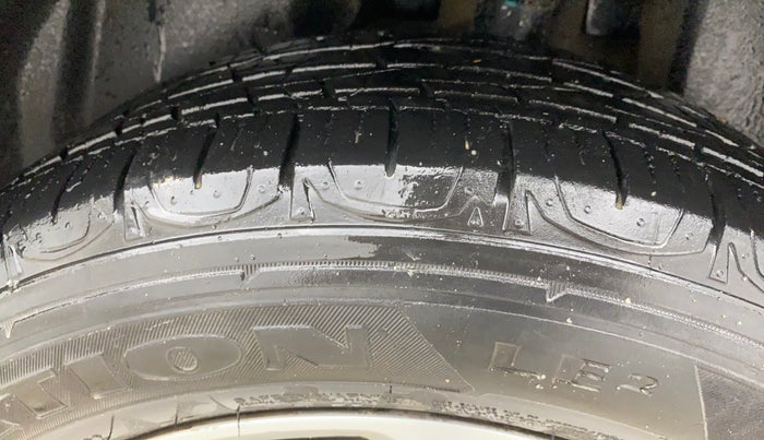 2018 Jeep Compass LIMITED (O) 1.4 PETROL AT, Petrol, Automatic, 1,03,221 km, Left Rear Tyre Tread