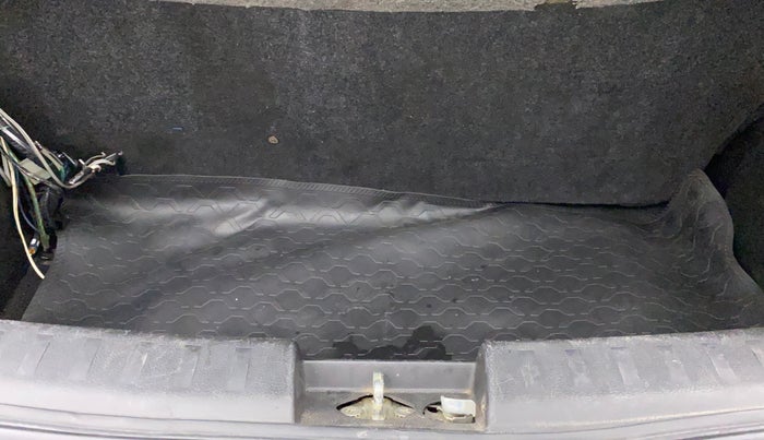 2013 Maruti Swift VDI, Diesel, Manual, 1,09,007 km, Boot Inside
