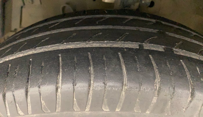 2013 Maruti Swift VDI, Diesel, Manual, 1,09,007 km, Left Front Tyre Tread