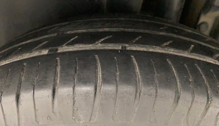 2013 Maruti Swift VDI, Diesel, Manual, 1,09,007 km, Left Rear Tyre Tread