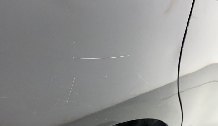 2013 Maruti Swift VDI, Diesel, Manual, 1,09,007 km, Right quarter panel - Minor scratches