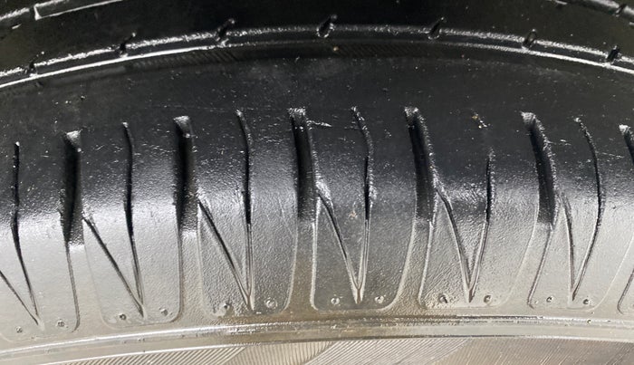 2022 Toyota URBAN CRUISER HIGH GRADE AT, Petrol, Automatic, 22,090 km, Right Front Tyre Tread