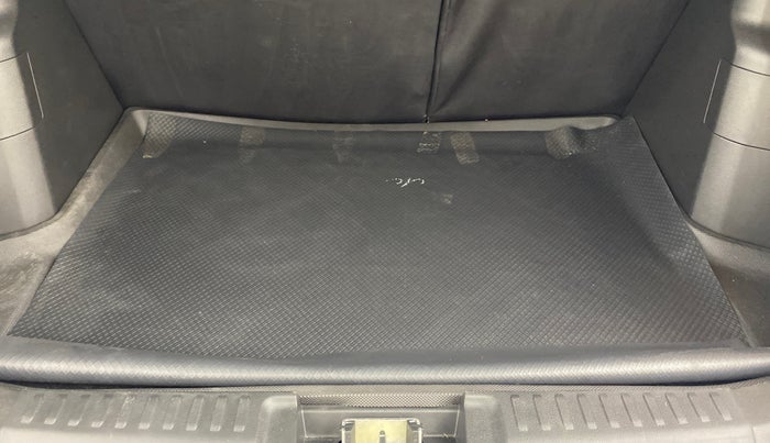 2022 Toyota URBAN CRUISER HIGH GRADE AT, Petrol, Automatic, 22,090 km, Boot Inside