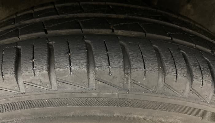 2021 Renault Kwid RXT 1.0 AMT (O), Petrol, Automatic, 31,286 km, Left Rear Tyre Tread