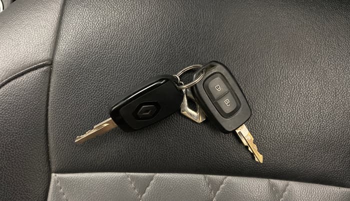 2021 Renault Kwid RXT 1.0 AMT (O), Petrol, Automatic, 31,286 km, Key Close Up