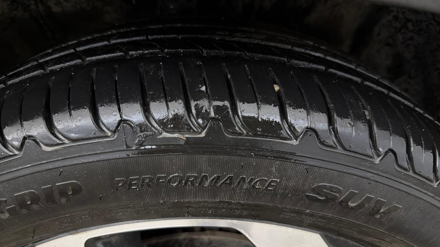 2022 Hyundai ALCAZAR PLATINUM(O) 6STR 1.5 AT, Diesel, Automatic, 1,15,752 km, Right Front Tyre Tread