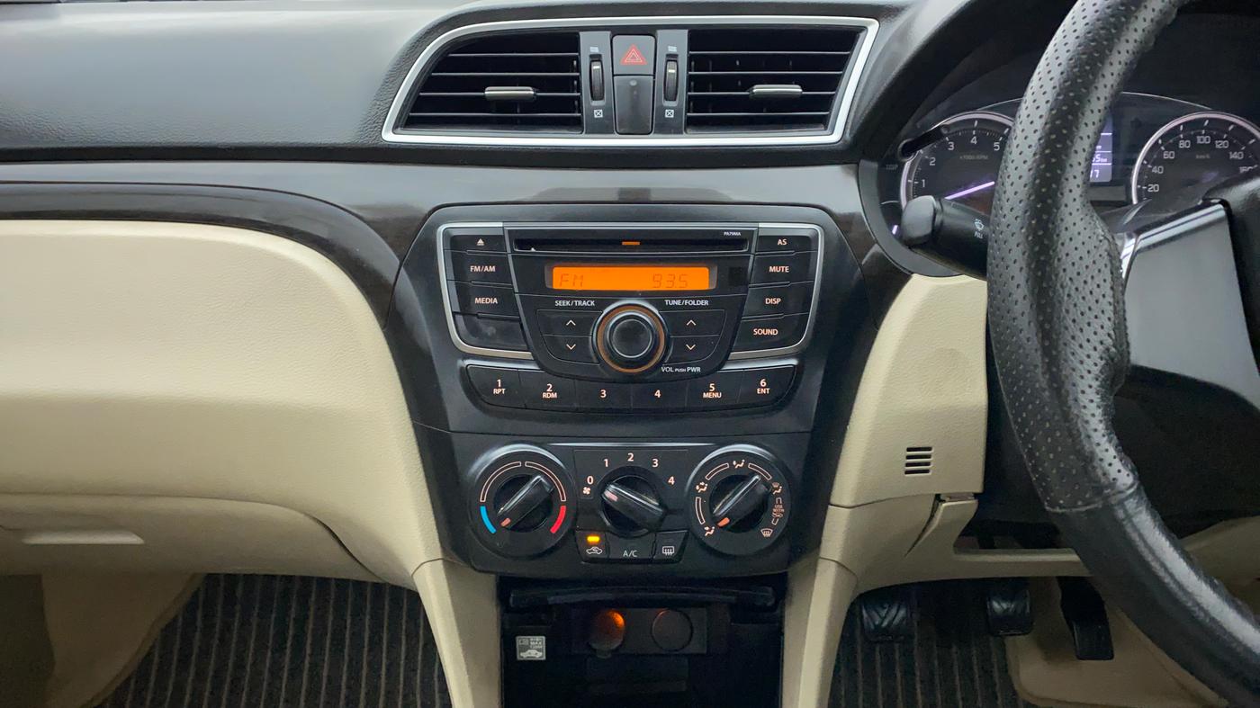 2017 Maruti Ciaz SIGMA 1.4 VVT, Petrol, Manual, 75,398 km, Air Conditioner
