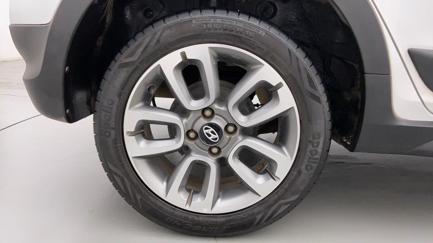 2018 Hyundai i20 Active 1.2 SX, Petrol, Manual, 18,304 km, Right Rear Wheel